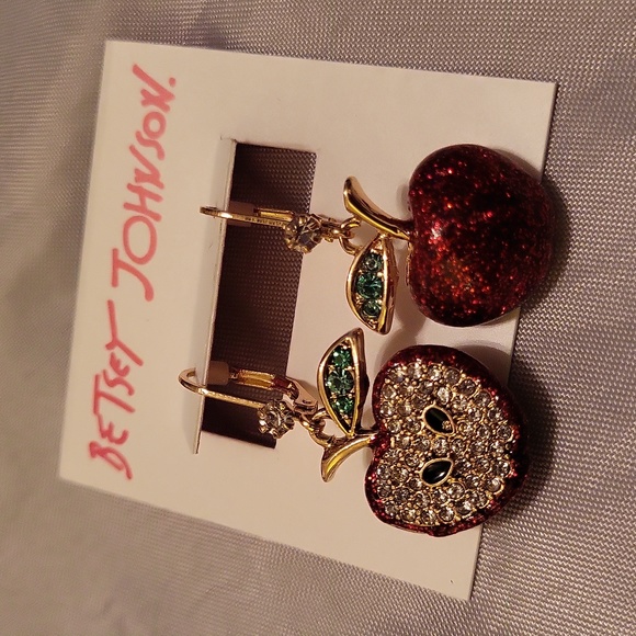 Betsey Johnson apple 🍎 gem earrings - Picture 4 of 6